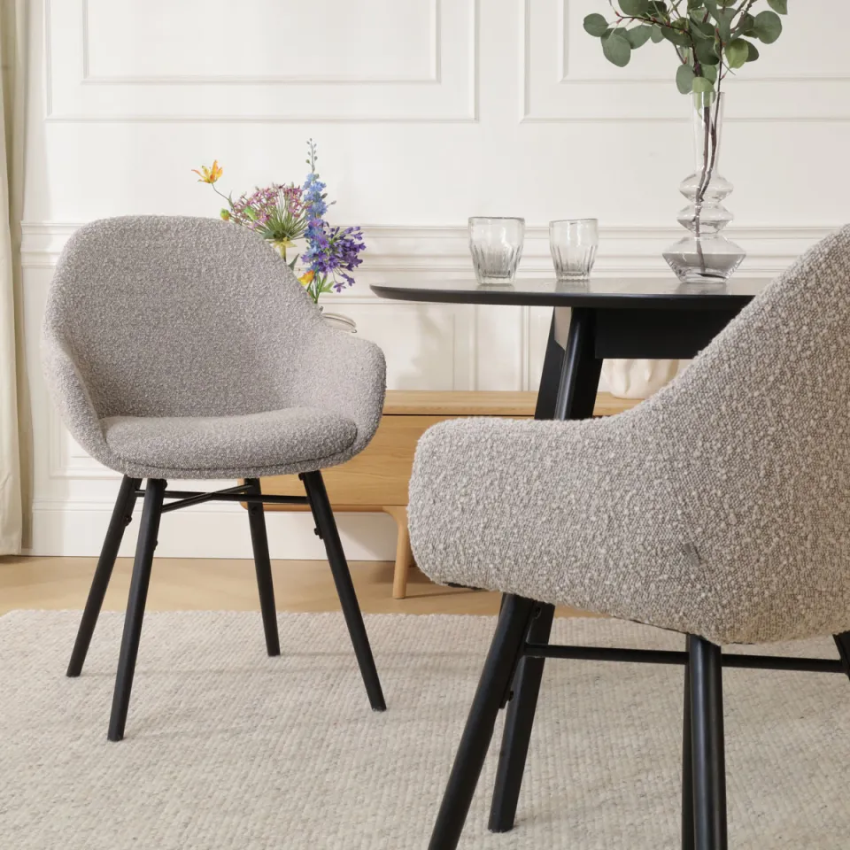 Nolon Nena-Mae eetkamerstoel bouclé taupe - zwart houten onderstel, foto 2