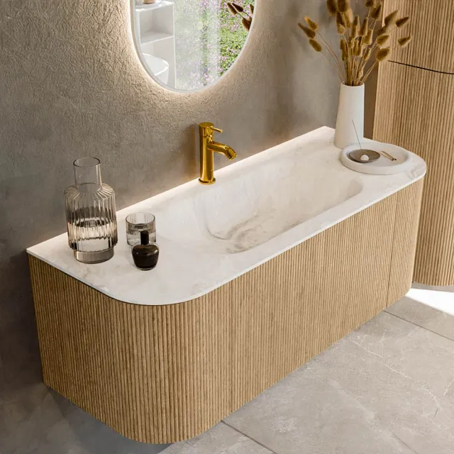 Mondiaz KURVE-DLUX 120 cm Onderkast Greeploos 1 Lade Met Deuren Oak, Wastafel Solid Surface Midden Frappe 1 Kraangat Zonder Spiegel (KRVBGS120L+R1L2D1KM-Oak/Fra)
