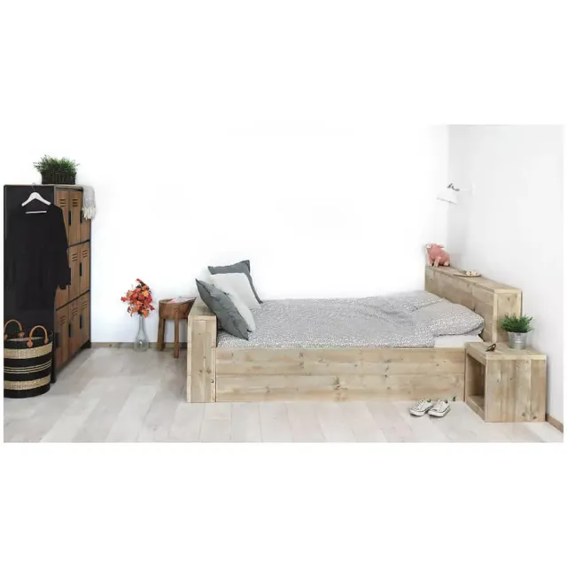 Steigerhouten bed Wout met robuust hoofd en voeteneind