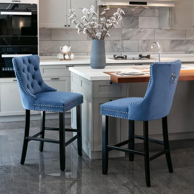 KOMHTOM BLACKCOLORS Moderne barstoelen bekleed met fluweel met capitons, houten poten en chromen spijkers, barstoelen in casual stijl, set van 2 (blauw), DE2002BL