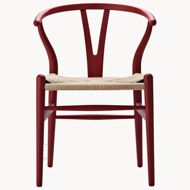Carl Hansen & Søn Houten stoel CH24 Wishbone Chair met handgevlochten zitvlak Wijnrood