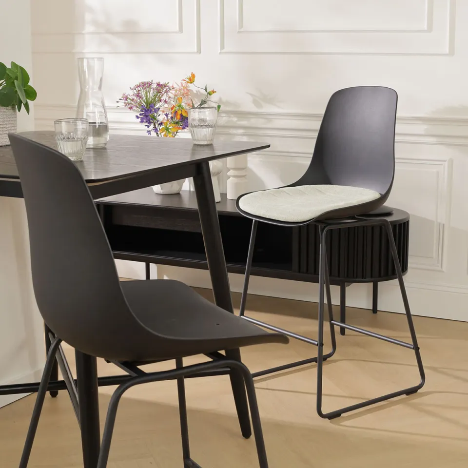 Nolon Nino-Liv barkruk zwart met naturelbeige zitkussen - zwart onderstel - 65 cm, foto 2
