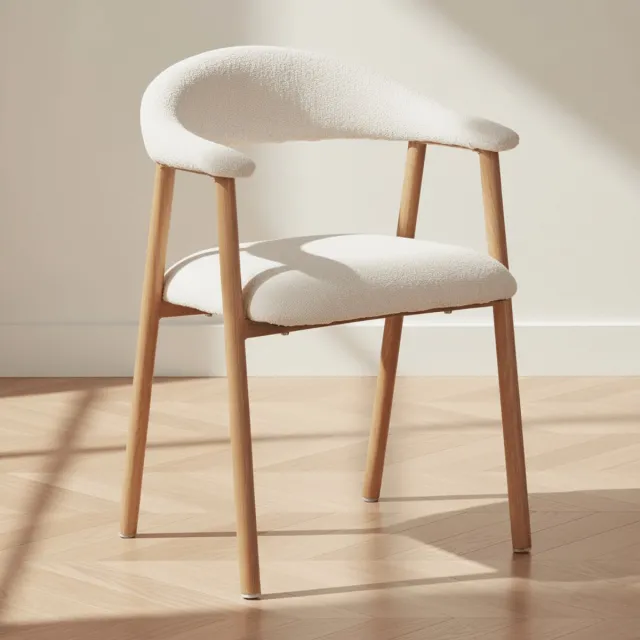 Dimehouse set van 2 Japandi Eetkamerstoelen Beige Bouclé Suki - Eikenlook Frame - Met Armleuning - Stof - Japandi Ivoor