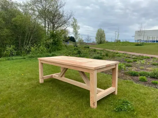 Tuintafel douglashout Nore met dwarsbalken