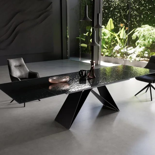 DELIFE Eetkamertafel Edge Glas smelten rokerig zwart 3D-Relief 200-300x100 V-frame vlak staal zwart uitschuifbaar