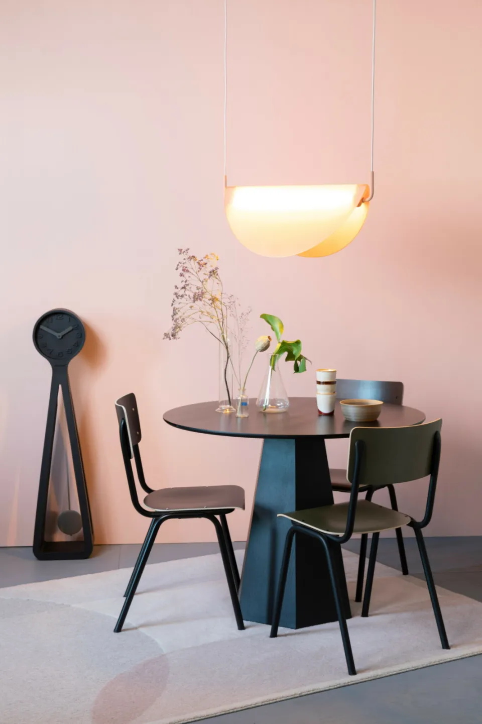 Zuiver Ronde Eettafel 'Pilar' Essenhout, 100cm, kleur Zwart, foto 4