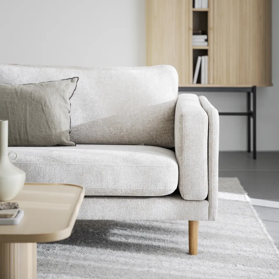 Rowico Home Braden gestoffeerde 3-zitsbank beige met houten poten - 216 cm, foto 3
