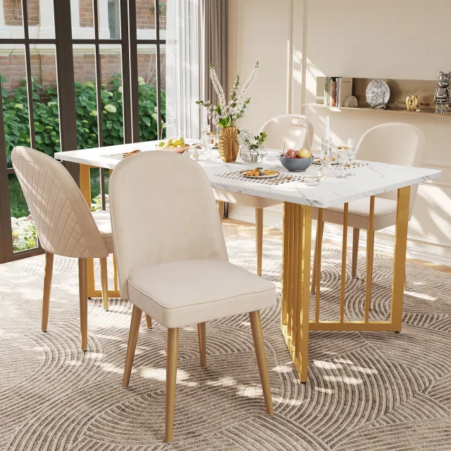 DESMIU Eetkamerstoel 45,5 x 62 x 87,5 Cm - Set Van 4 - Comfortabel Met Hoge Rugleuning En Gouden Metalen Poten - Voor Eetkamer, Woonkamer En Werkkamer - Fluweel Beige