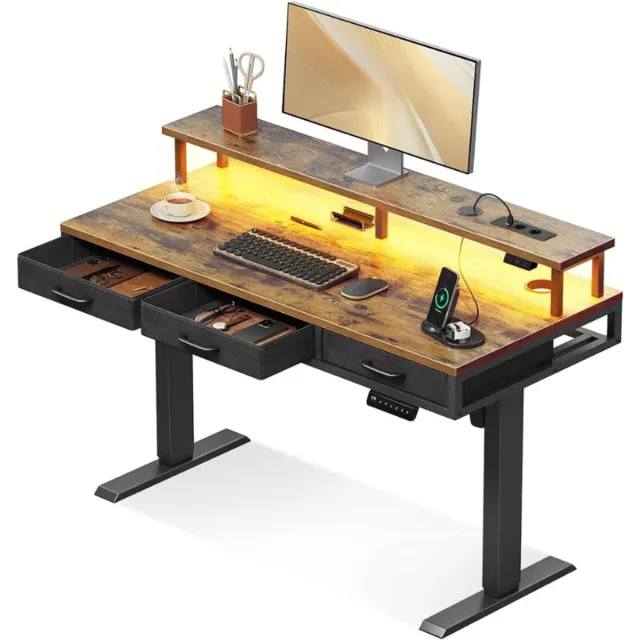 OffiGo Elektrisch Bureau met Laden, 120 cm In hoogte Verstelbaar Bureau met Monitorstandaard, Staand Bureau met Stopcontacten en Lichtframe, In hoogte Verstelbaar Bureau, Bruin