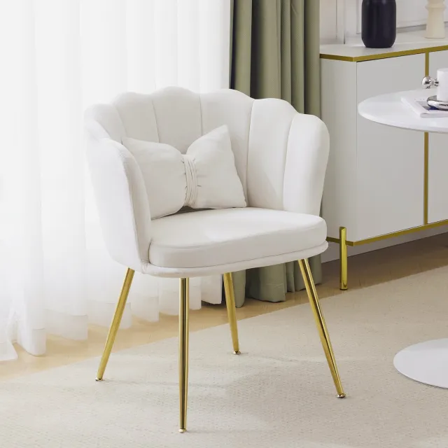 Maisentiel Beige fluwelen fauteuil met bloemvormige rugleuning, kussen en goudkleurige poten