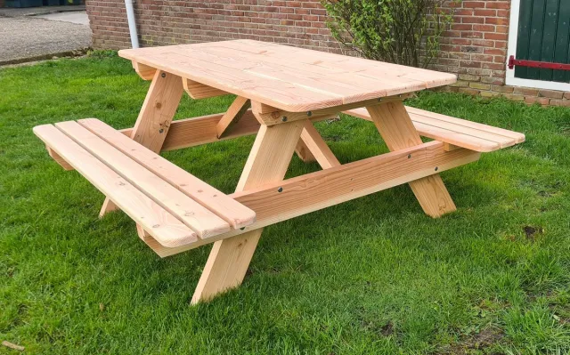 Oudshoorn meubels Picknicktafel 8 Personen 200 cm – Douglas Hout – Degelijk - Handgemaakt – Compleet Gemonteerd – Luxe Tuintafel – Geschikt voor Tuin, Terras & Horeca Hout kleur