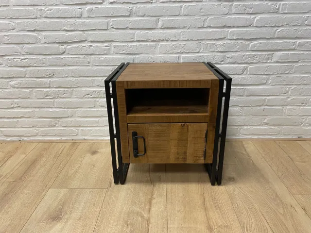 Mangohouten nachtkastje Virton met staal en deur