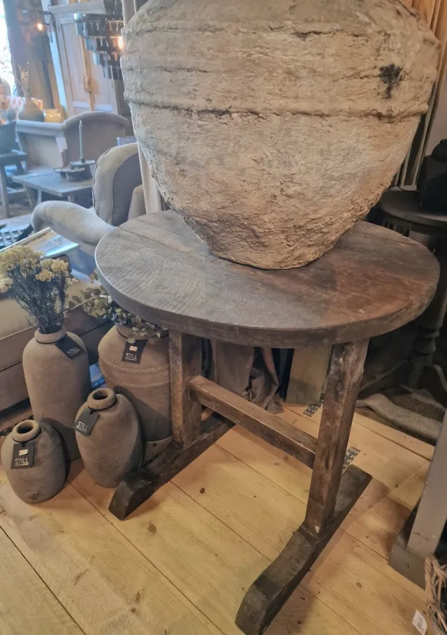 AURA PEEPERKORN wijntafel 80 CM| OLD FARM collectie| doorleefd hout| uniek onderstel bruin