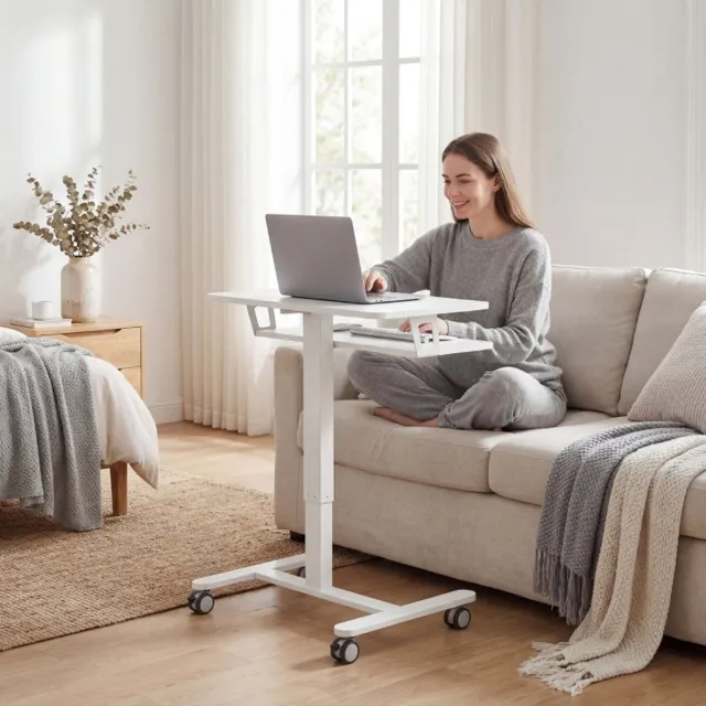 DESMIU Bureau - Hoogteverstelbaar Staand Bureau Met Toetsenbordblad En Wielen - Voor Thuiswerk In Kleine Ruimtes - Hout Wit - 65x60x107 Cm White