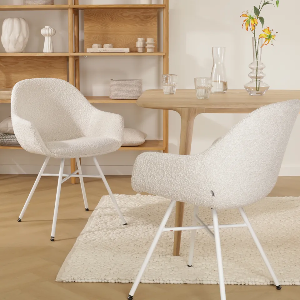 Nolon Noa-Mae eetkamerstoel bouclé beige - wit onderstel, foto 2
