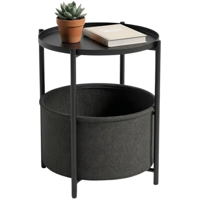 Coemo Ronde metalen salontafel NINA in het zwart, Ø 45 cm, voorzien van een opbergmand; het tafelblad kan tevens als dienblad worden gebruikt. Deze bijzettafel – geschikt als salontafel, bijzettafel bij de bank of tuintafel – is inclusief een stoffen mand Swart