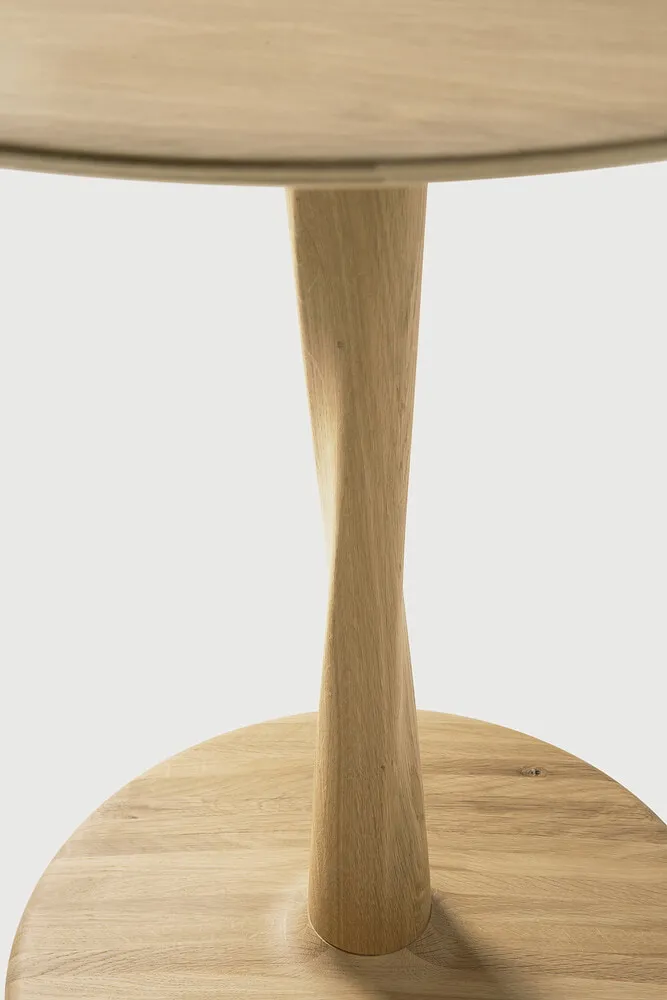 Ethnicraft Ronde Bistrotafel 'Torsion' Gevernist Eikenhout, 90cm, foto 6