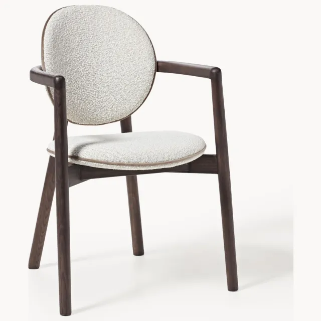 Westwing Collection Houten eetstoel Maia met bouclé bekleding Wit