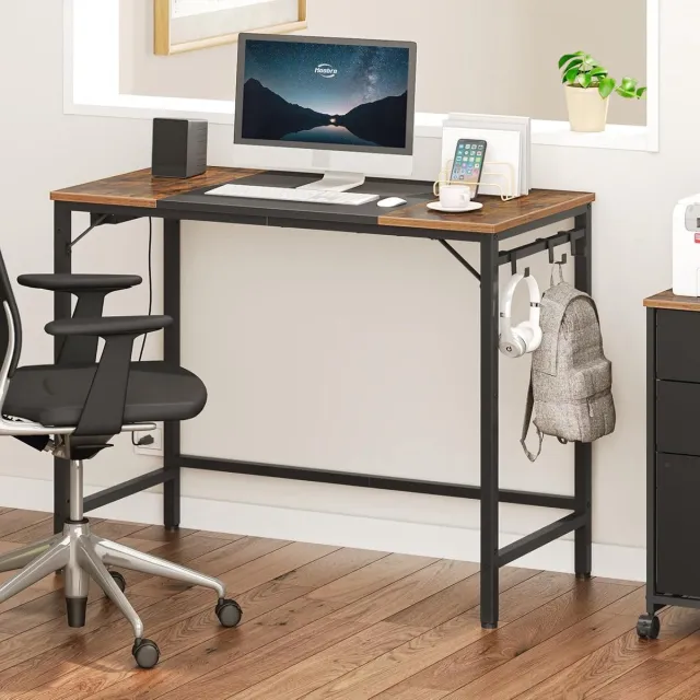 HOOBRO Computertafel met Laadstation – Industrieel Bureau met Haken – Tweekleurig Design – Metalen Frame – Retro Bruin/Zwart Bruin + Zwart