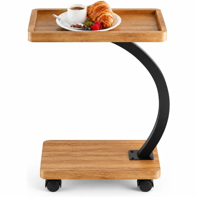 Triumpunpre C-Vormige Salontafel op Wielen - 2-Lagen Bijzettafel met Opstaande Rand & Remmen - Natuurlijke Houtlook & Zwart Metalen Frame - 40 x 30 x 68 cm - Voor Bank, Bed, Woonkamer & Kantoor Natural