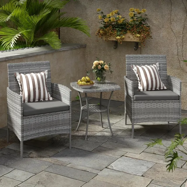 Laura 3-delige Outdoor Balkon- en Tuinmeubelset 2 Stoelen + Bijzettafel 60x58x84 cm – Comfortabel, Modern, Waterdichte Kussens, Polyrotan Rotan – Laura Grijs
