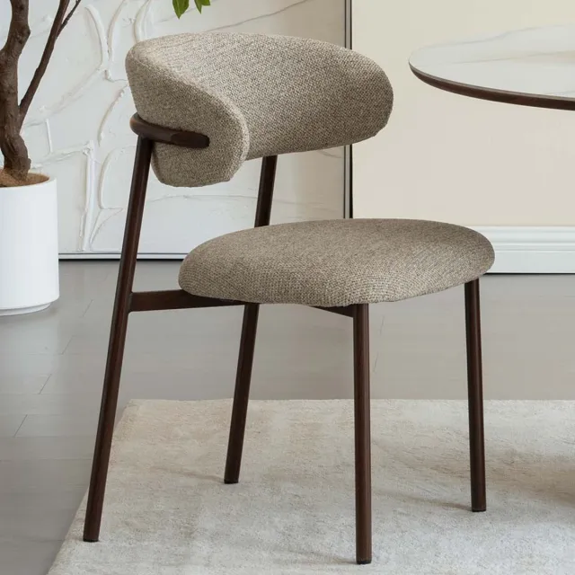 Milton & Oldbrook Eetkamerstoel Hamina Zand - Walnootlook Taupe