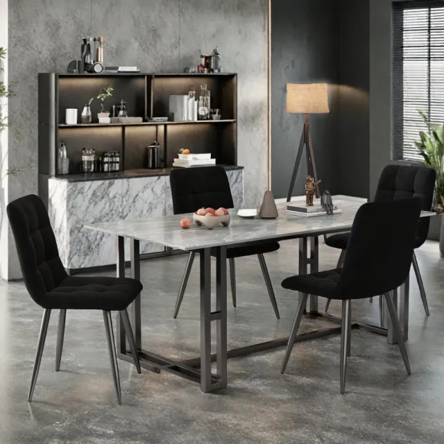 SHOPENTRA Set van 4 Eetkamerstoelen – Zwart Fluweel, Comfortabele Design Stoelen met Metalen Poten