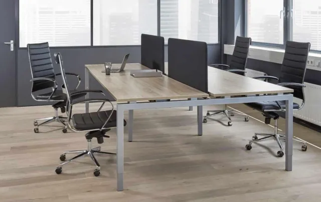 ABC Kantoormeubelen Hoogte verstelbare Bench werkplek Kubus breed 240CM bladkleur Lichtgrijs framekleur Zwart (RAL9005) aantal werkplekken 4 Zwart (RAL9005)/Lichtgrijs