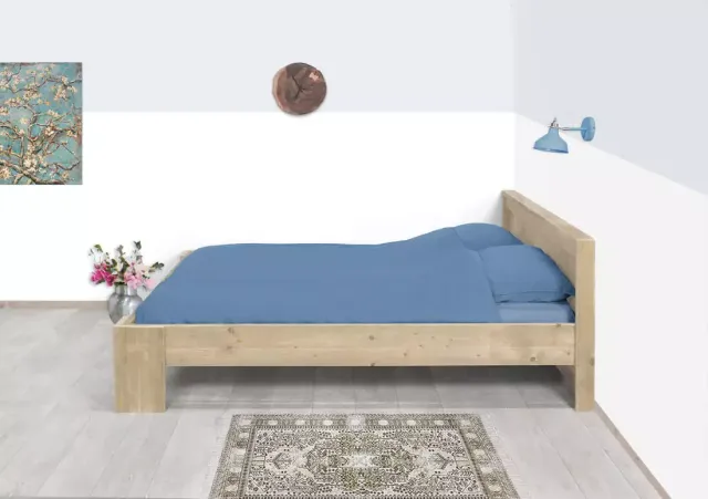 Steigerhouten bed Twan met hoekpoten