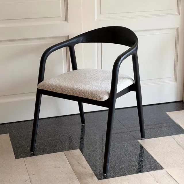 Milton & Oldbrook Eetkamerstoel Segovia Zwart Essenhout
