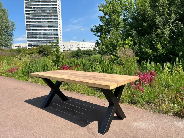 NordXL Iroko houten tuintafel Marri
