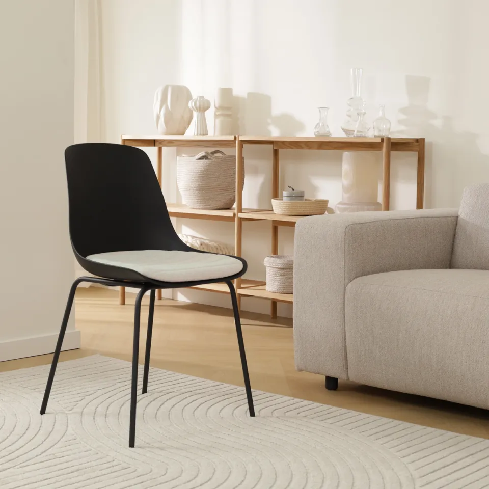 Nolon Nora-Liv eetkamerstoel zwart met naturelbeige zitkussen - zwart onderstel, foto 2