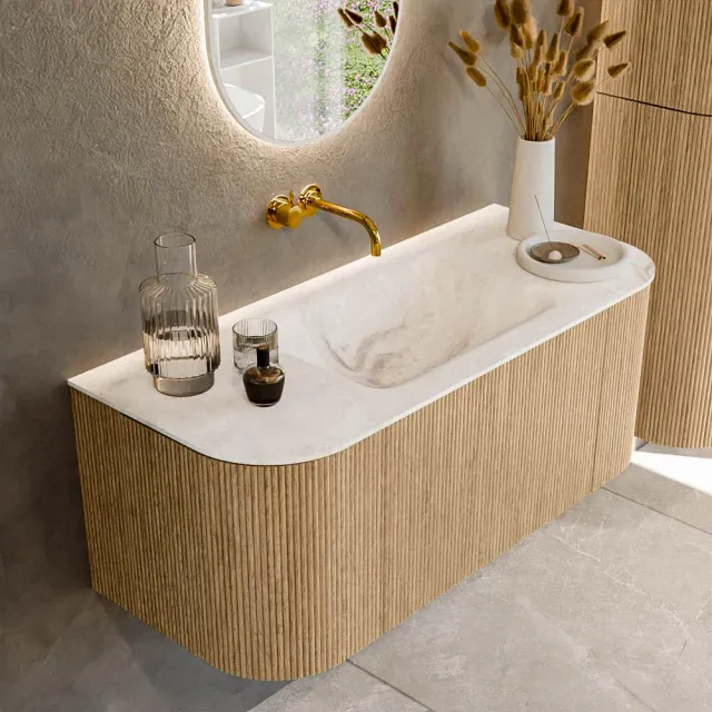 Mondiaz KURVE-DLUX 110 cm Onderkast Greeploos 1 Lade Met Deuren Oak, Wastafel Solid Surface Midden Frappe 0 Kraangaten Zonder Spiegel (KRVCLO110L+R1L2D0KM-Oak/Fra)