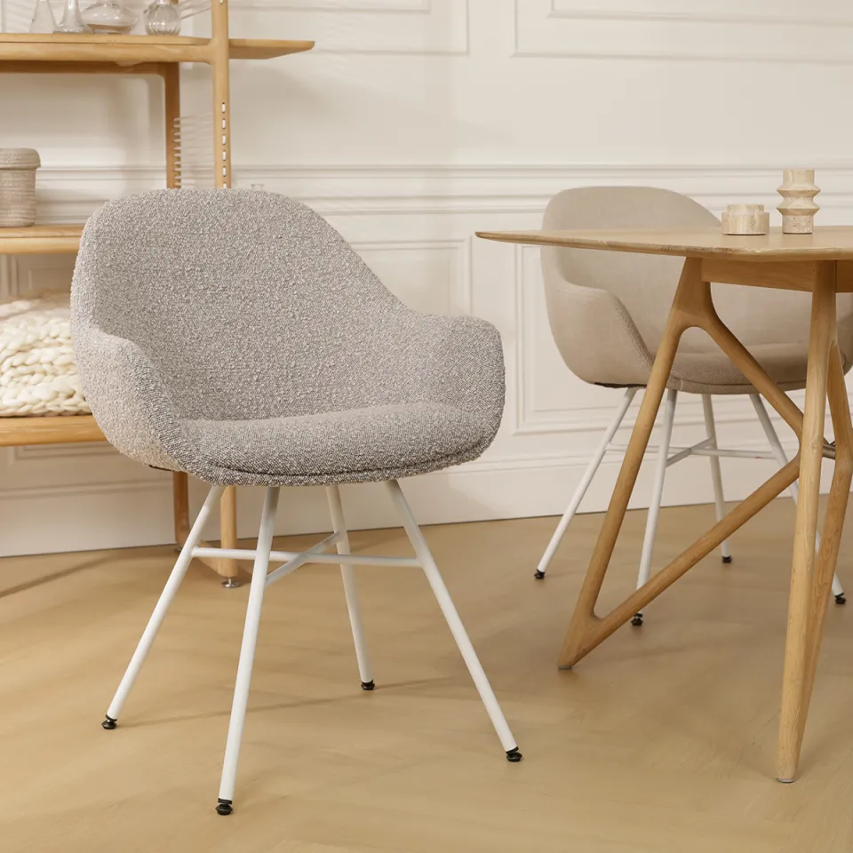 Nolon Noa-Mae eetkamerstoel bouclé taupe - wit onderstel, foto 2