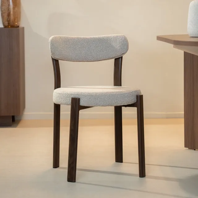 Dimehouse Set van 4 Eetkamerstoelen bouclé zandkleur Aiko - walnootlook frame - Japandi - Stof - Japandi