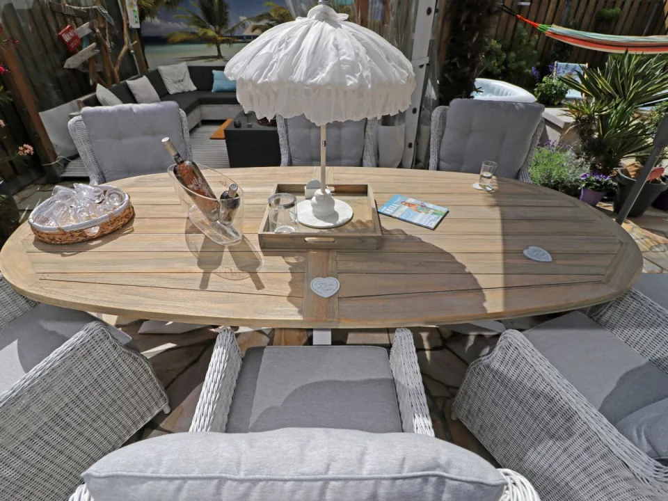 ROUGH Furniture ROUGH-Y Ellips dining tuintafel 280x130cm bruin, foto 2