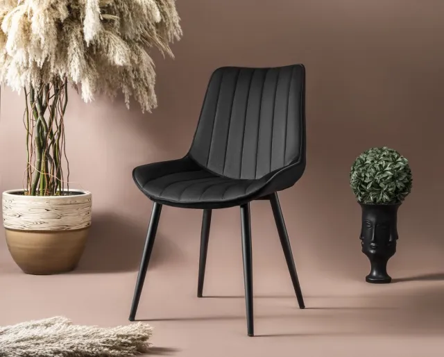 Swiss Homess Swiss Homes® | Luxe Venus Eetkamerstoelen | Satin Black - Set van 4 | Zwart - Fluweel - Velvet stoel - Eetkamerstoel - Kuipstoel - Industriële - Woonkamerstoelen | Nieuw Collectie!
