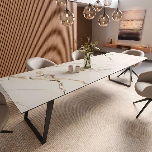 DELIFE Eetkamertafel Edge keramiek Calacatta Luxe wit-goud-grijs 300x100 metaal schuin zwart Weiß-Gold-Grau