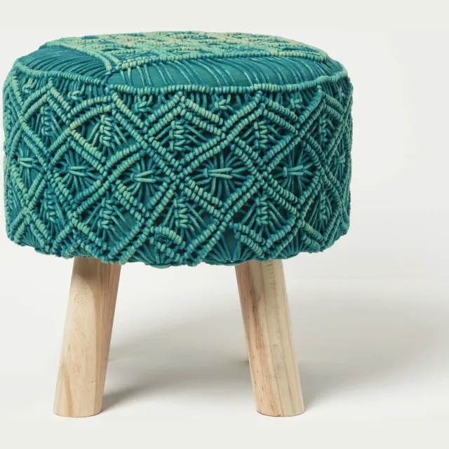 Homescapes Willow – ronde macramé kruk met houten poten – petrolgroen, 43 cm hoog