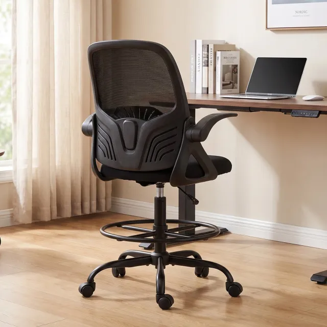 MUVANO Ergonomische tekenstoel - Mesh rugleuning - Opklapbare armleuningen - Zithoogte 57-77 cm - Met voetenring en lendensteun - Voor hoge bureaus en tekentafels zwart