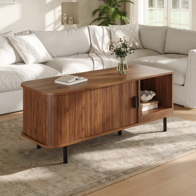 Wishdor Salontafel met schuifdeur en opbergruimte - Lamellenfront en open vak - Afgeronde hoeken en metalen poten - Modern voor woonkamer - MDF en bewerkt hout - Walnootkleur - 110 x 40 x 55 cm Walnootbruin