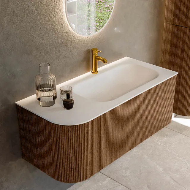 Mondiaz KURVE 105 cm Onderkast Greeploos 1 Lade Met Deuren Walnut, Wastafel Solid Surface Rechts Talc 1 Kraangat Zonder Spiegel (KRVBGS105L1L1D1KR-Wal/Tal)