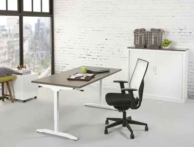 ABC Kantoormeubelen Slinger verstelbaar zit/zit bureau NLST breed 180CM diep 80 cm bladkleur Wit framekleur Aluminium (RAL9006) Aluminium (RAL9006)/Wit