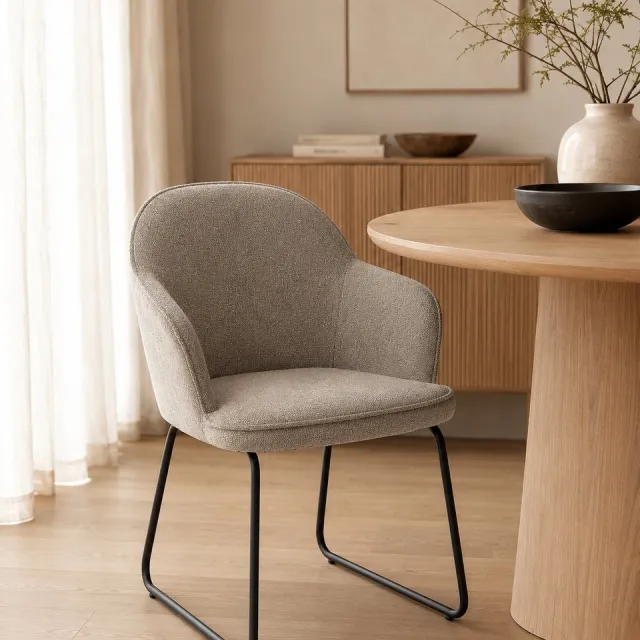 The Seats Eetkamerstoel Jasper – Comfortabele Armstoel – Polyester Stof – Sledeframe - Taupe