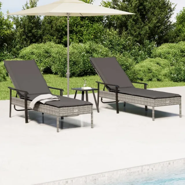 vidaXL Ligbedden 2 st met tafel en kussens poly rattan grijs, foto 2