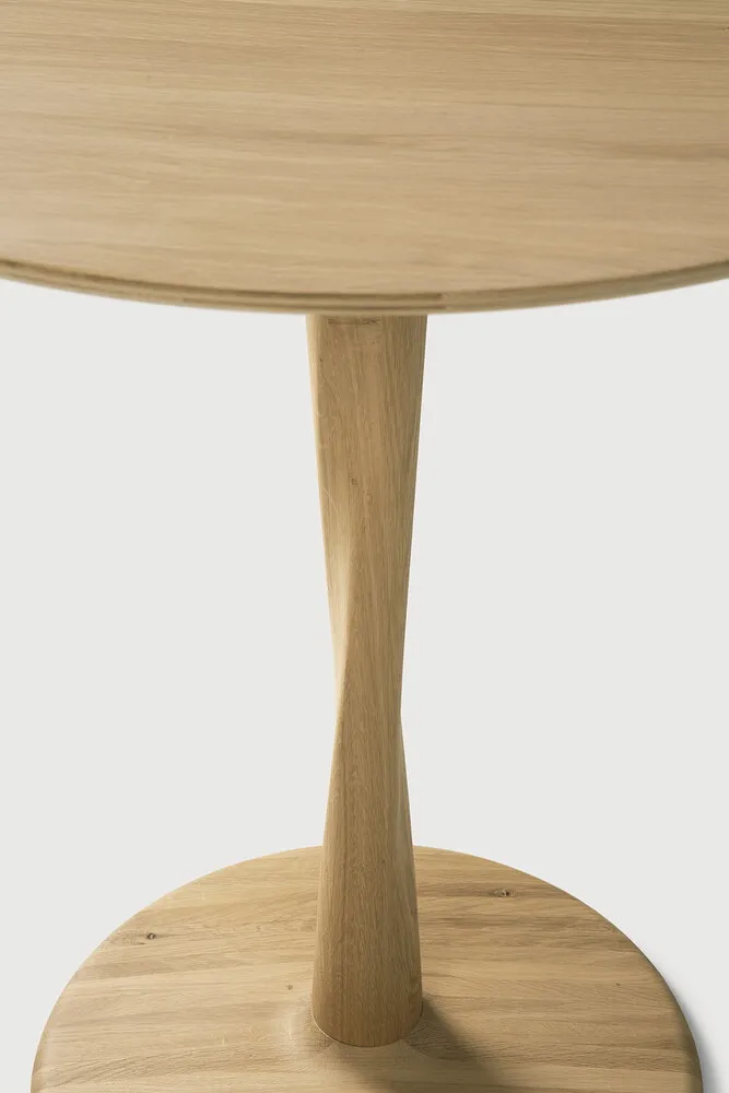 Ethnicraft Ronde Bistrotafel 'Torsion' Gevernist Eikenhout, 90cm, foto 2