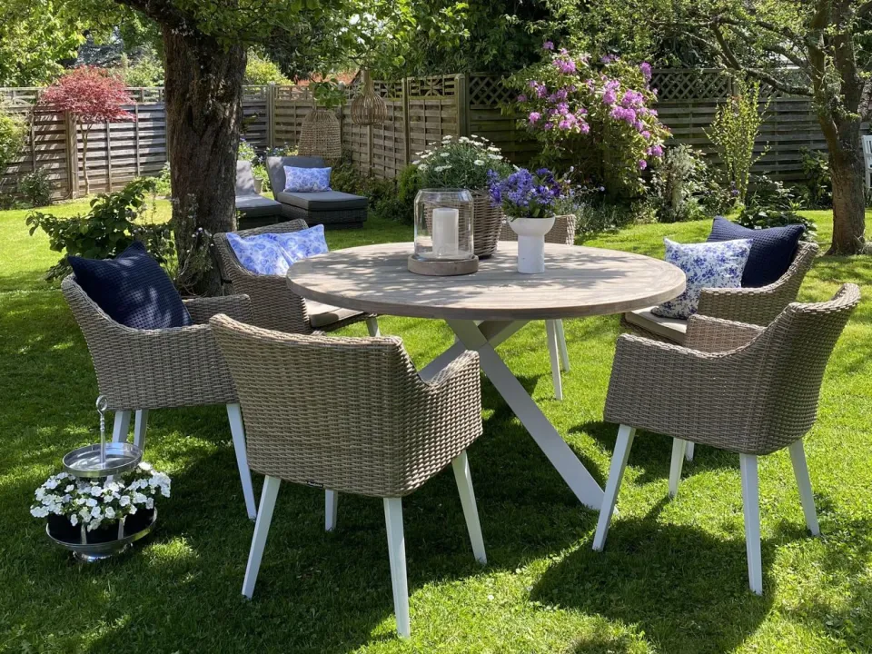 ROUGH Furniture ROUGH-Y dining tuintafel ø 150cm (h:75cm) bruin, foto 3