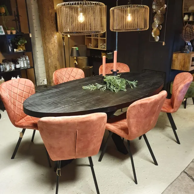 Mangohout tafel ovaal zwart Parson met matrixpoot