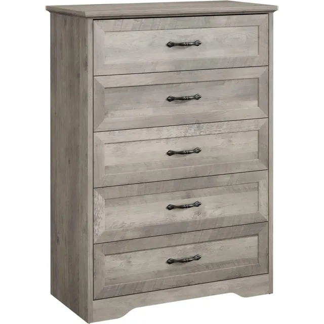 HOERFURIY Moderne Hoge Commode met 5 Laden - Luxe Ladekast Grijs met Eiken Look - Kast met Messing Handgrepen - Opbergkast voor Slaapkamer, Woonkamer & Kinderkamer