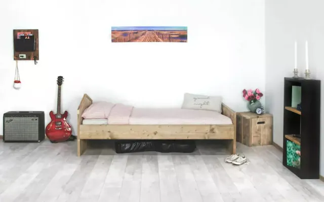 Stoer steigerhouten bed Ciro met hoofdbord